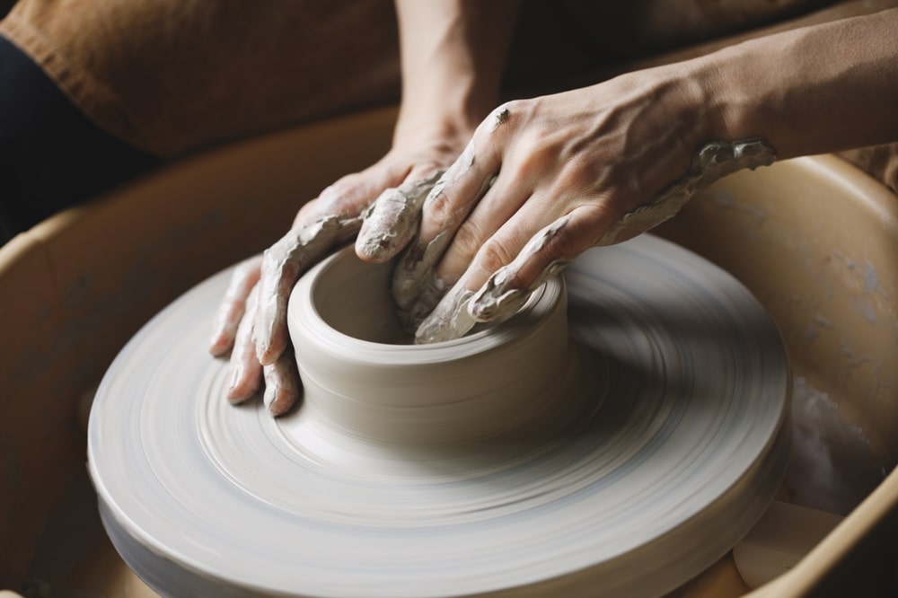 Atelier céramique : comment choisir son cours de poterie
